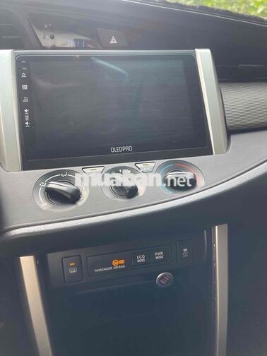 cần bán 1 xe innova 2018 xe chất zin