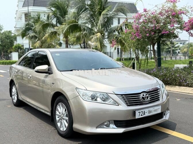 Toyota Camry 2.0E AT 2013 Vàng cát
