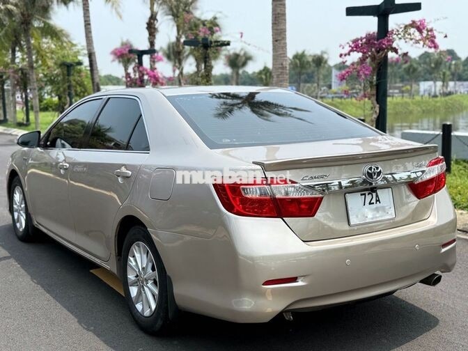 Toyota Camry 2.0E AT 2013 Vàng cát