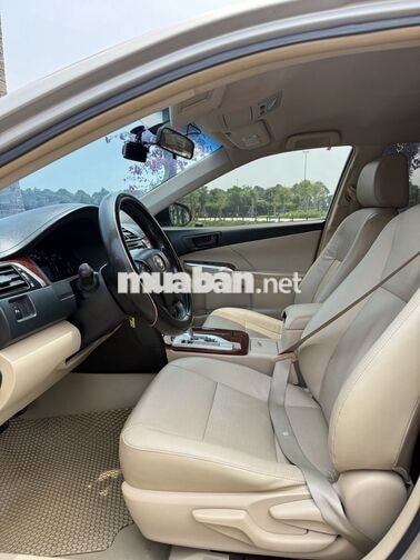 Toyota Camry 2.0E AT 2013 Vàng cát
