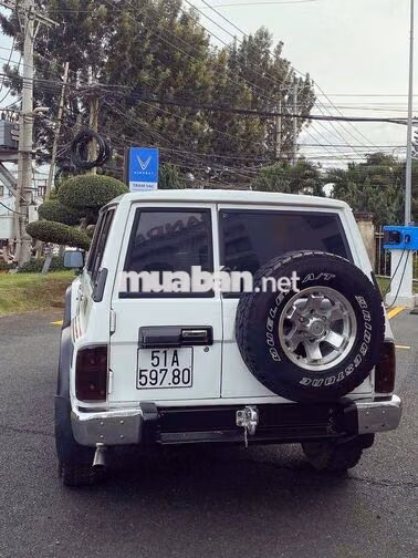 Nissan Patrol Trắng