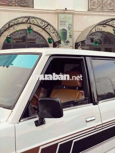 Nissan Patrol Trắng