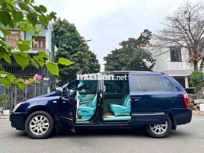 Kia Carnival Van 5 chỗ Dầu Số Sàn Hàng Độc