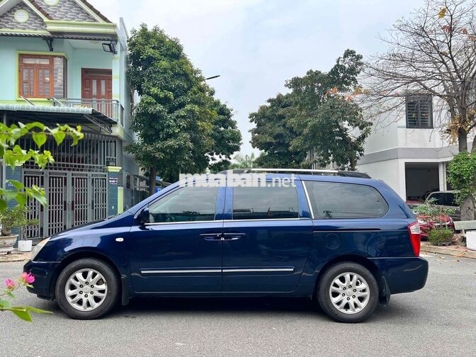 Kia Carnival Van 5 chỗ Dầu Số Sàn Hàng Độc