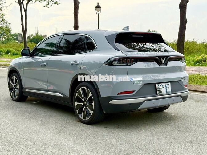 VINFAST VF8 PLUS 2025 TRẦN KÍNH CÓ HỖ TRỢ NH