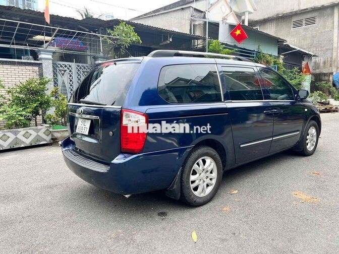 Kia Carnival Van 5 chỗ Dầu Số Sàn Hàng Độc