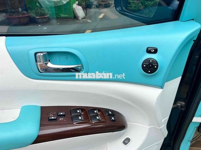 Kia Carnival Van 5 chỗ Dầu Số Sàn Hàng Độc