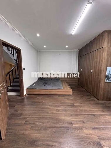 CHDV 2 phòng ngủ giá hoặc kết hợp buôn bán, mặt tiền. Gần sân bay T3