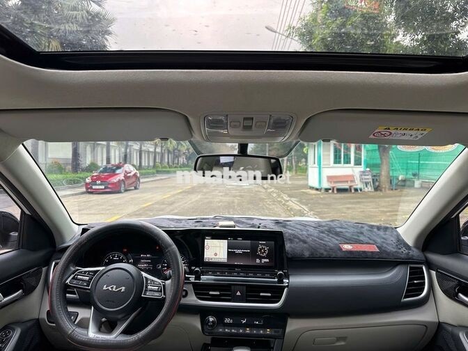 Kia Seltos 1.6 Premium 2022 Trắng 16.000 km