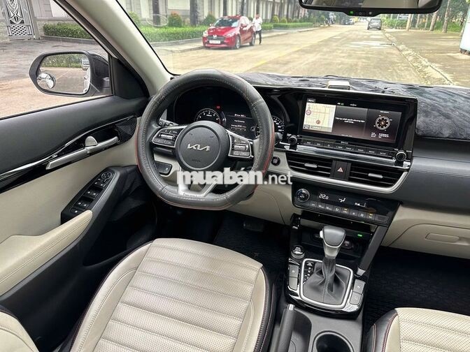 Kia Seltos 1.6 Premium 2022 Trắng 16.000 km