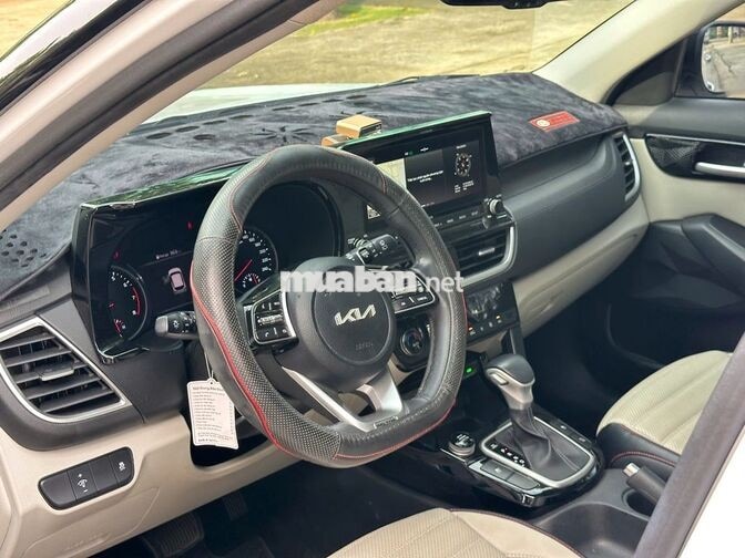 Kia Seltos 1.6 Premium 2022 Trắng 16.000 km
