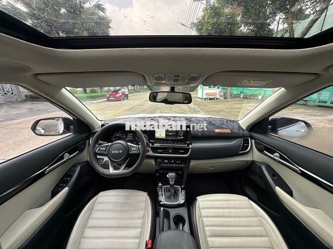 Kia Seltos 1.6 Premium 2022 Trắng 16.000 km