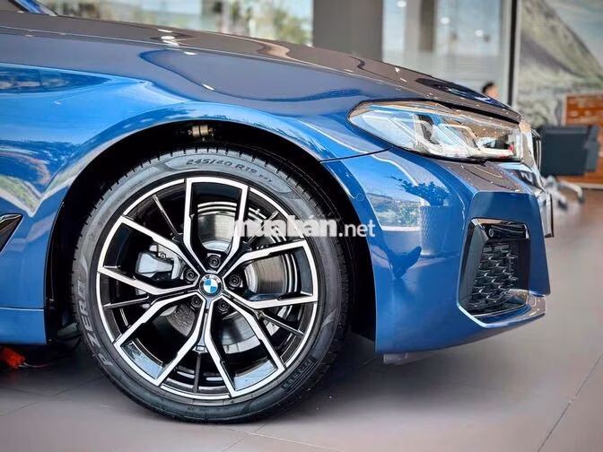 BMW 520i M Sport LCI - Giảm 558tr