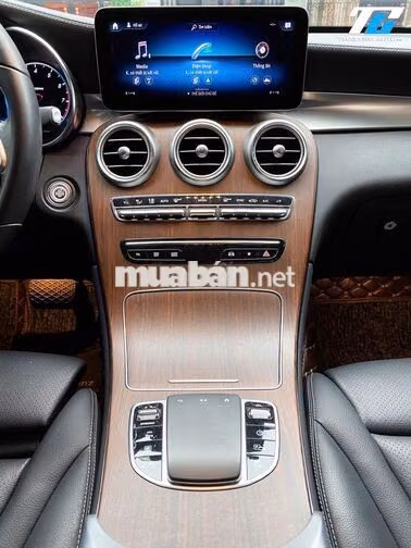 Mercedes GLC200 4Matic 2022 Trắng cực đẹp giá tốt