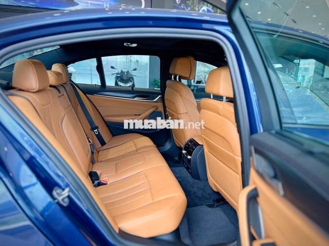 BMW 520i M Sport LCI - Giảm 558tr