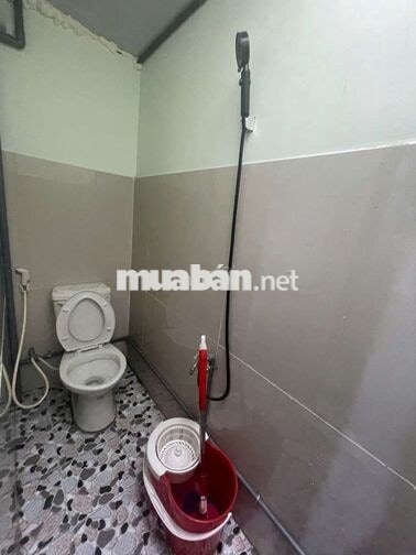 Cho thuê nhà 2 phòng ngủ gần ngã tư Ga