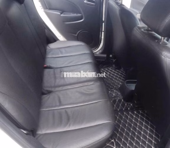 Cần bán xe Mazda 2 Hatchback 2012, At, màu trắng.
