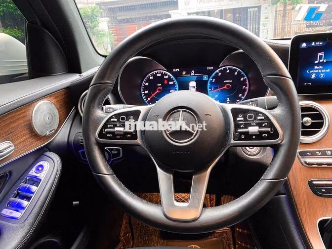 Mercedes GLC200 4Matic 2022 Trắng cực đẹp giá tốt