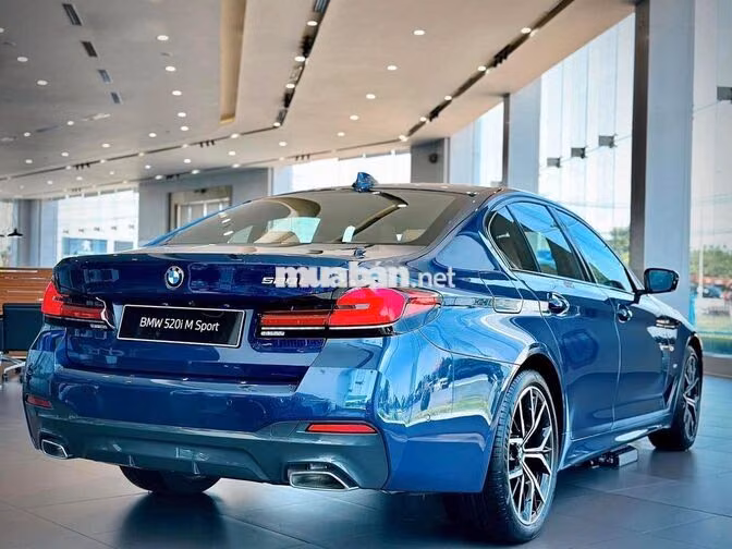BMW 520i M Sport LCI - Giảm 558tr