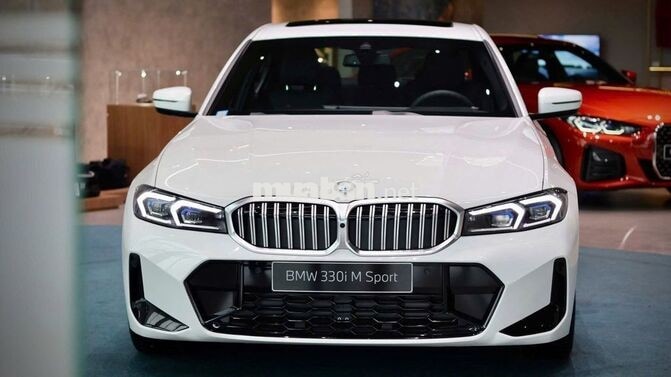 BMW 330i M Sport - Ưu đãi 300tr