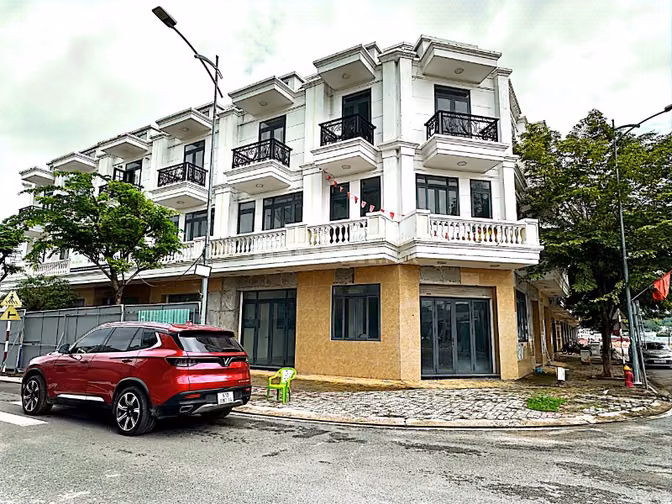 Công ty Đấu giá hợp danh Lam Sơn Sài Gòn thông báo đấu giá tài sản