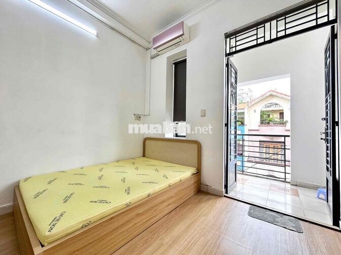 Studio - Ban công, máy giặt riêng, tủ full trần, diện tích rộng