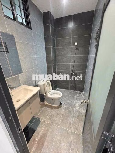 Nhà Hẻm 8M Thông Luỹ Bán Bích. DT:4.2 X 13 Trệt lầu 2PN 3WC 2Máy lạnh