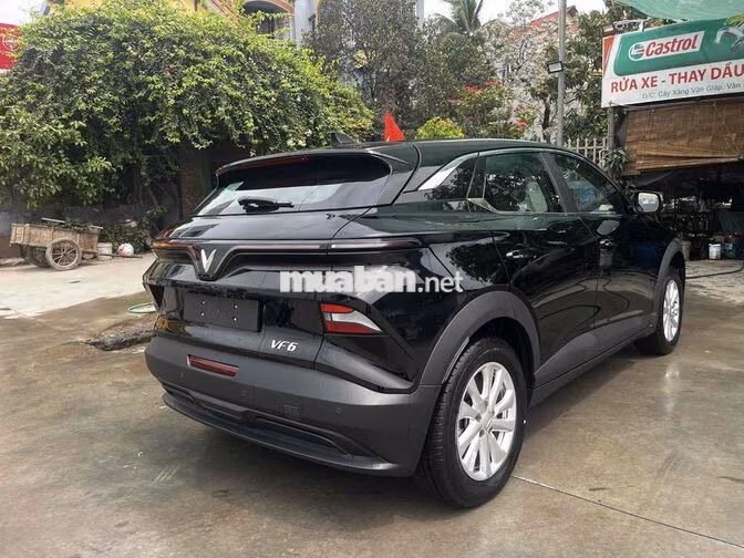 Vinfast VF6 bản Eco 2026 màu Đen Xe Mới Giao Ngay