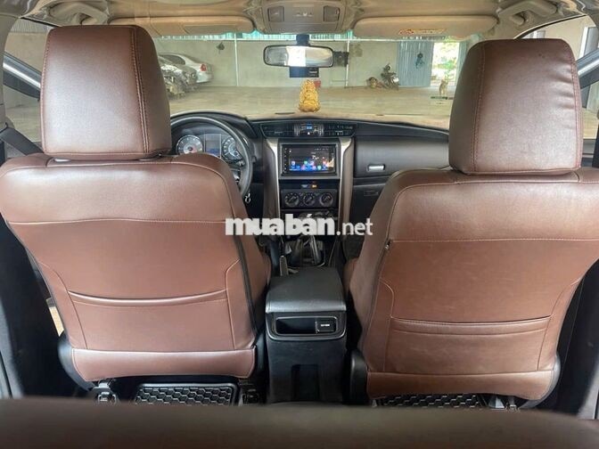 Toyota Fortuner 2017 Máy dầu Số sàn Bạc