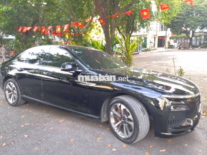 Vinfast Lux A Base Đen 37000 km