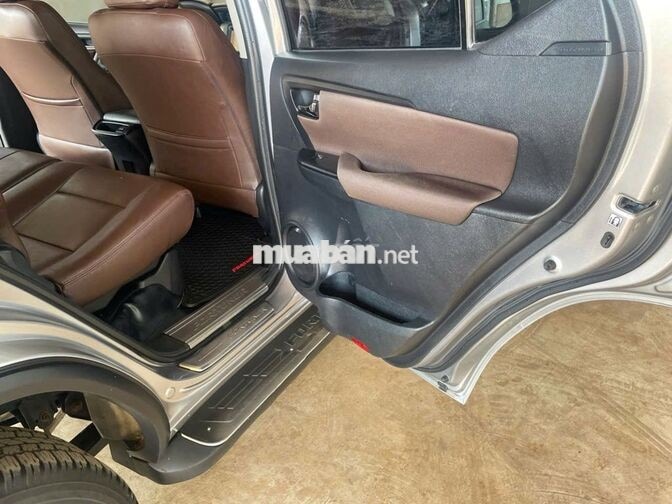 Toyota Fortuner 2017 Máy dầu Số sàn Bạc