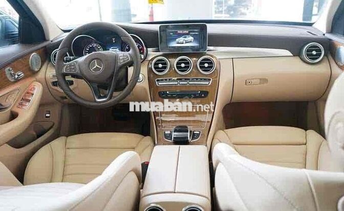Mercedes-Benz GLC 250 2018 Trắng Tự động