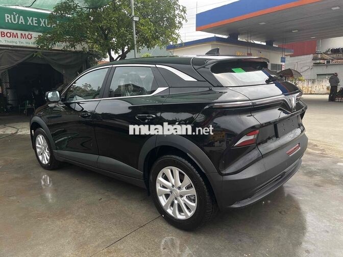 Vinfast VF6 bản Eco 2026 màu Đen Xe Mới Giao Ngay