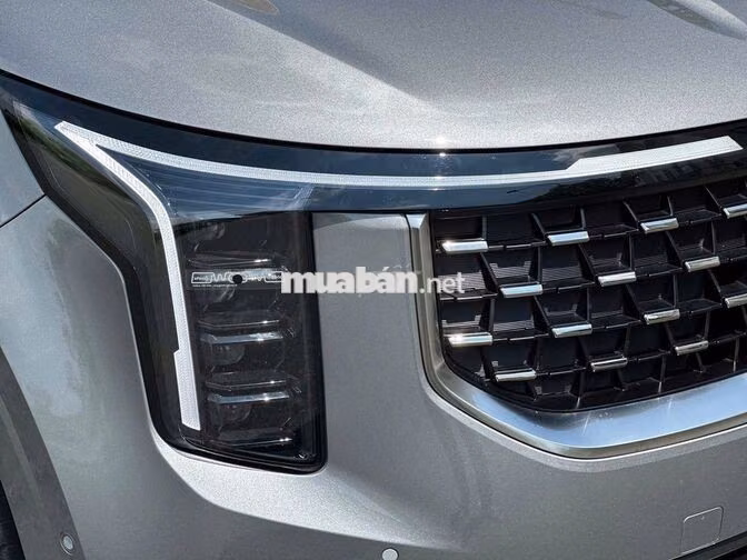 Kia Carnival Dầu