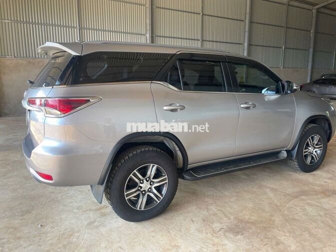 Toyota Fortuner 2017 Máy dầu Số sàn Bạc