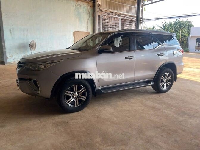 Toyota Fortuner 2017 Máy dầu Số sàn Bạc