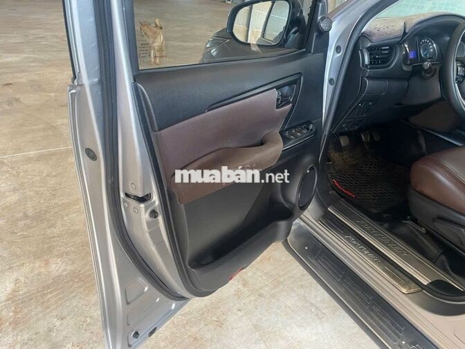 Toyota Fortuner 2017 Máy dầu Số sàn Bạc