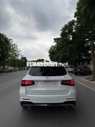 Mercedes Benz GLC 2019 300 4Matic - 95000 km