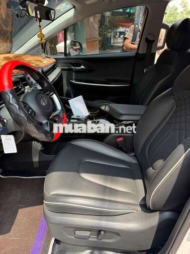 Hyundai Custin Đặc biệt 2.0 Tubo 2024 Trắng
