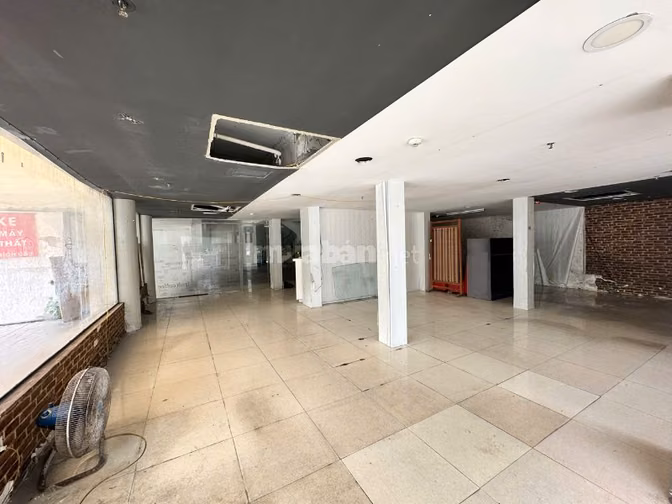 ho thuê Văn phòng toà 11C Cát Linh, Hà Nội DT:  45 - 55 - 60 - 220m2.