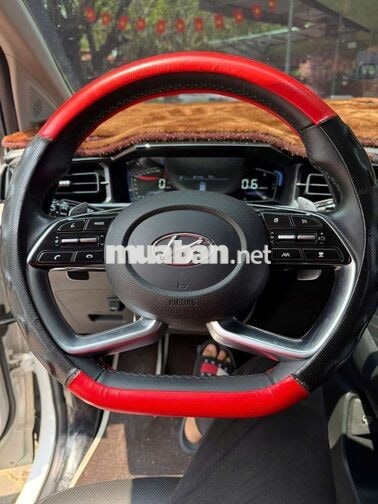 Hyundai Custin Đặc biệt 2.0 Tubo 2024 Trắng