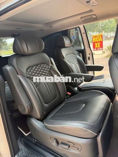 Hyundai Custin Đặc biệt 2.0 Tubo 2024 Trắng