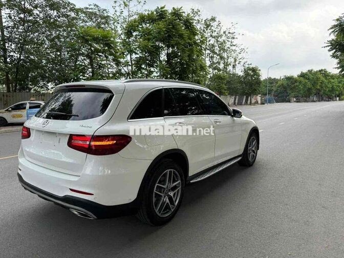 Mercedes Benz GLC 2019 300 4Matic - 95000 km