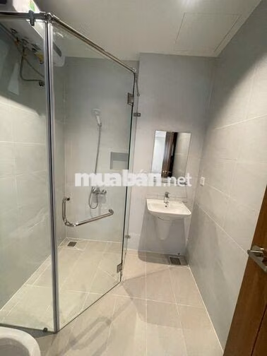 - Giáp Q7 Phòng 50m2 - Full Nội Thất Cao Cấp