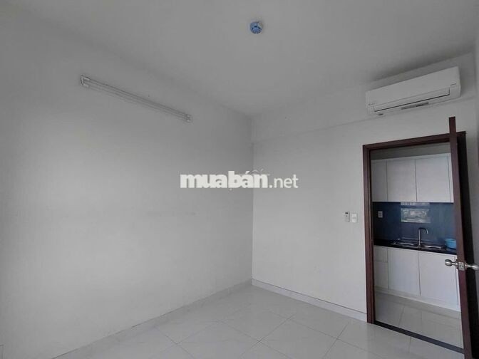 Cho thuê Green River dt72m2/ 2PN giá 9tr7 có 2 máy lạnh, 2 máy nóng. 