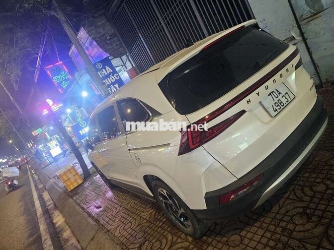 Hyundai Custin Đặc biệt 2.0 Tubo 2024 Trắng
