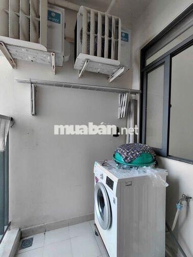 Cho thuê Green River dt72m2/ 2PN giá 9tr7 có 2 máy lạnh, 2 máy nóng. 