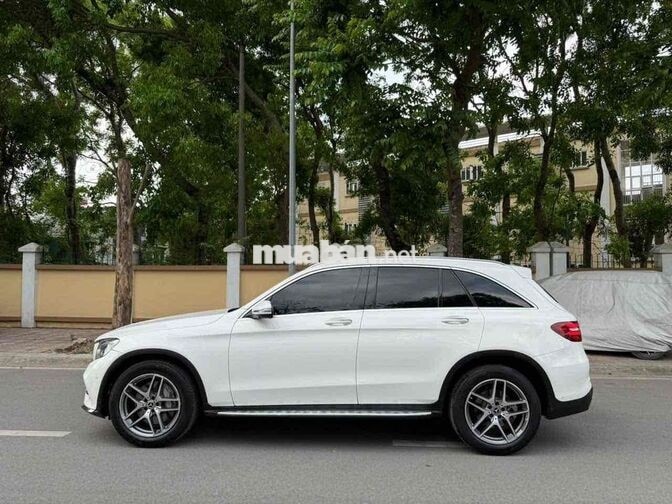 Mercedes Benz GLC 2019 300 4Matic - 95000 km