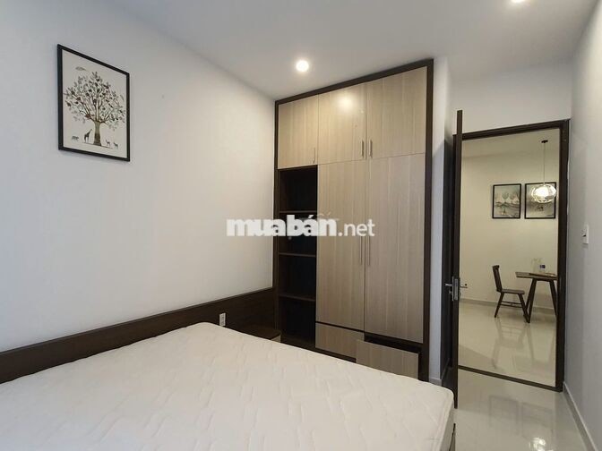 Cho thuê căn hộ 2 phòng ngủ, 2 phòng tắm, có ban công, gần ngày Kmart