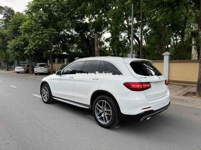 Mercedes Benz GLC 2019 300 4Matic - 95000 km